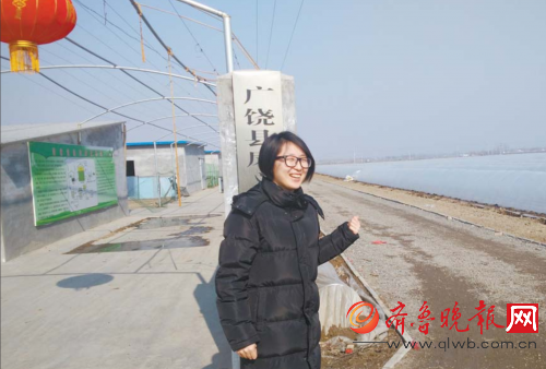 刘超介绍，这片小型拱棚今年要改建成钢结构的大拱棚。